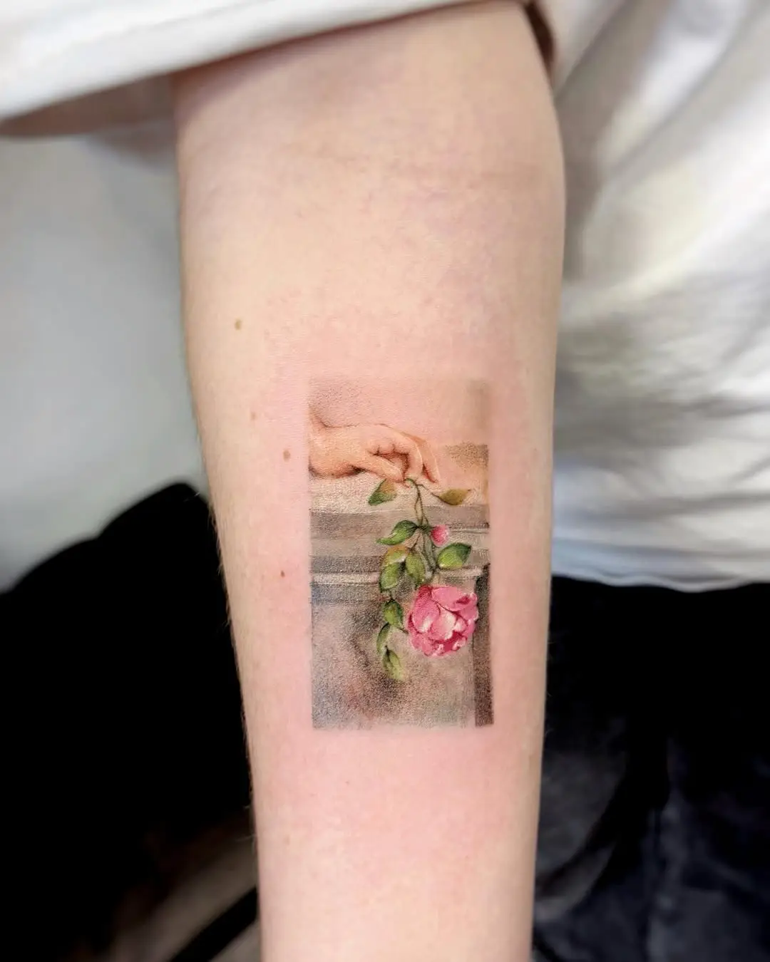 Tatuaje minimalista por Victoria Jaraíces