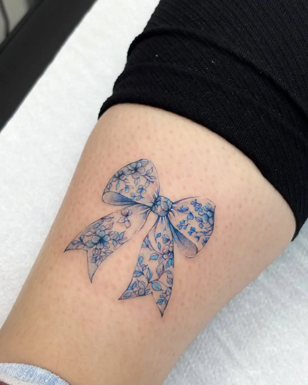 Tatuaje microrealista por Victoria Jaraíces