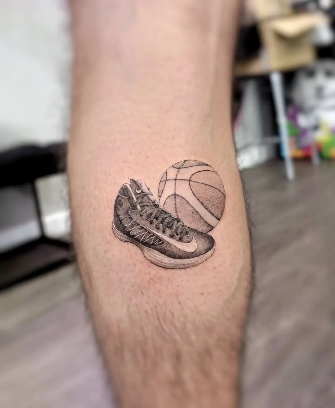 Trabajo detallado de línea fina por Victoria Jaraíces