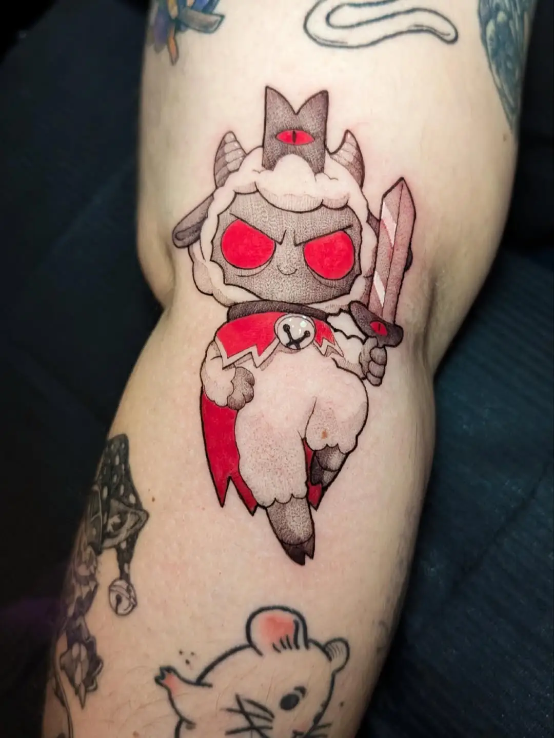 Tatuaje con toques de color por Ana Vázquez en Zima Tattoo