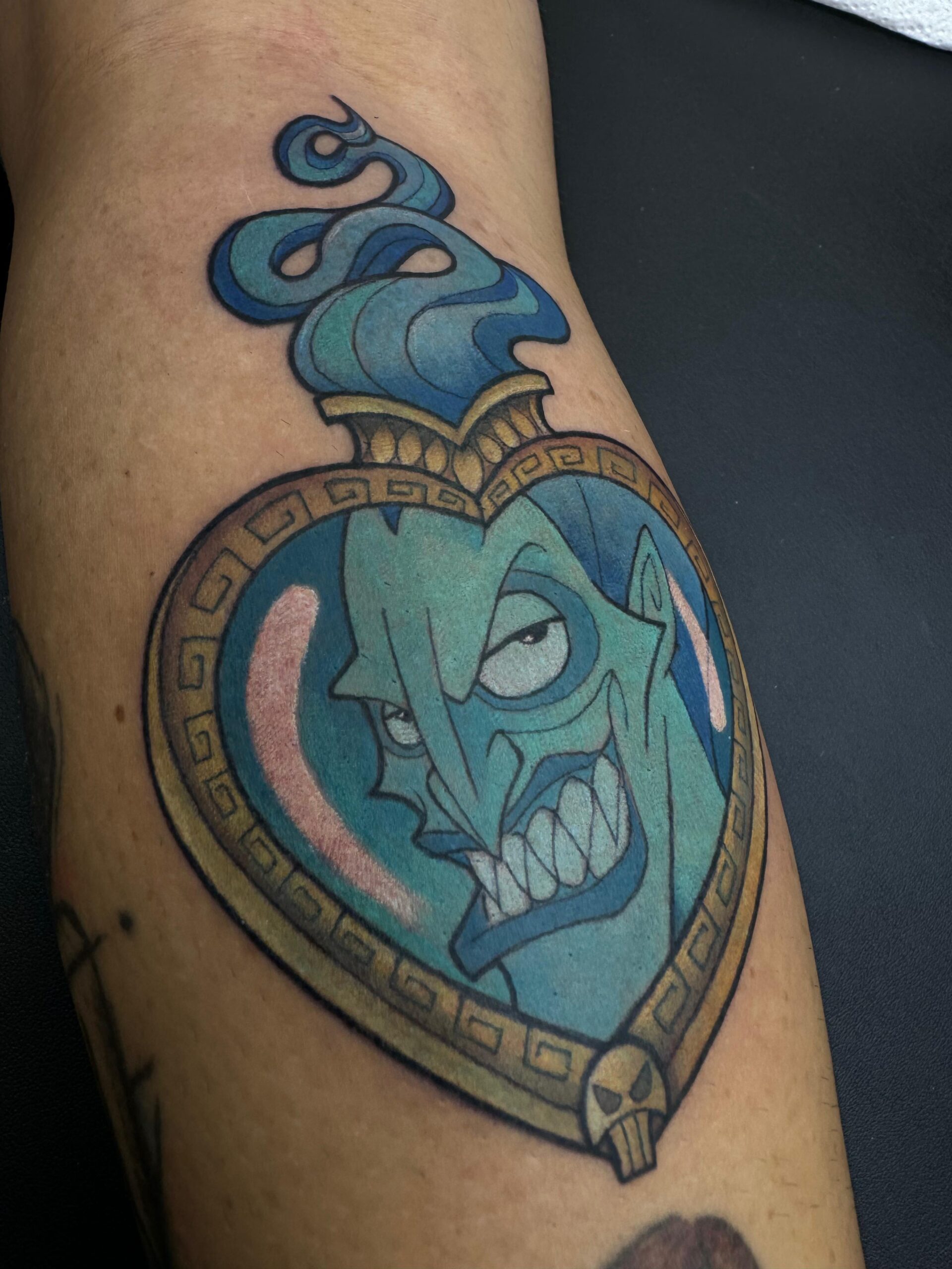 Tatuaje Disney por Raquel Pertierra en Zima Tattoo Málaga